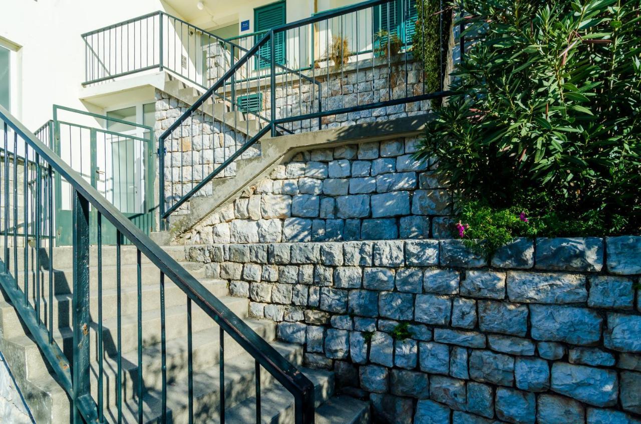 Sun City Apartment Дубровник Экстерьер фото